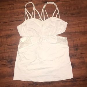 White lululemon tank top
